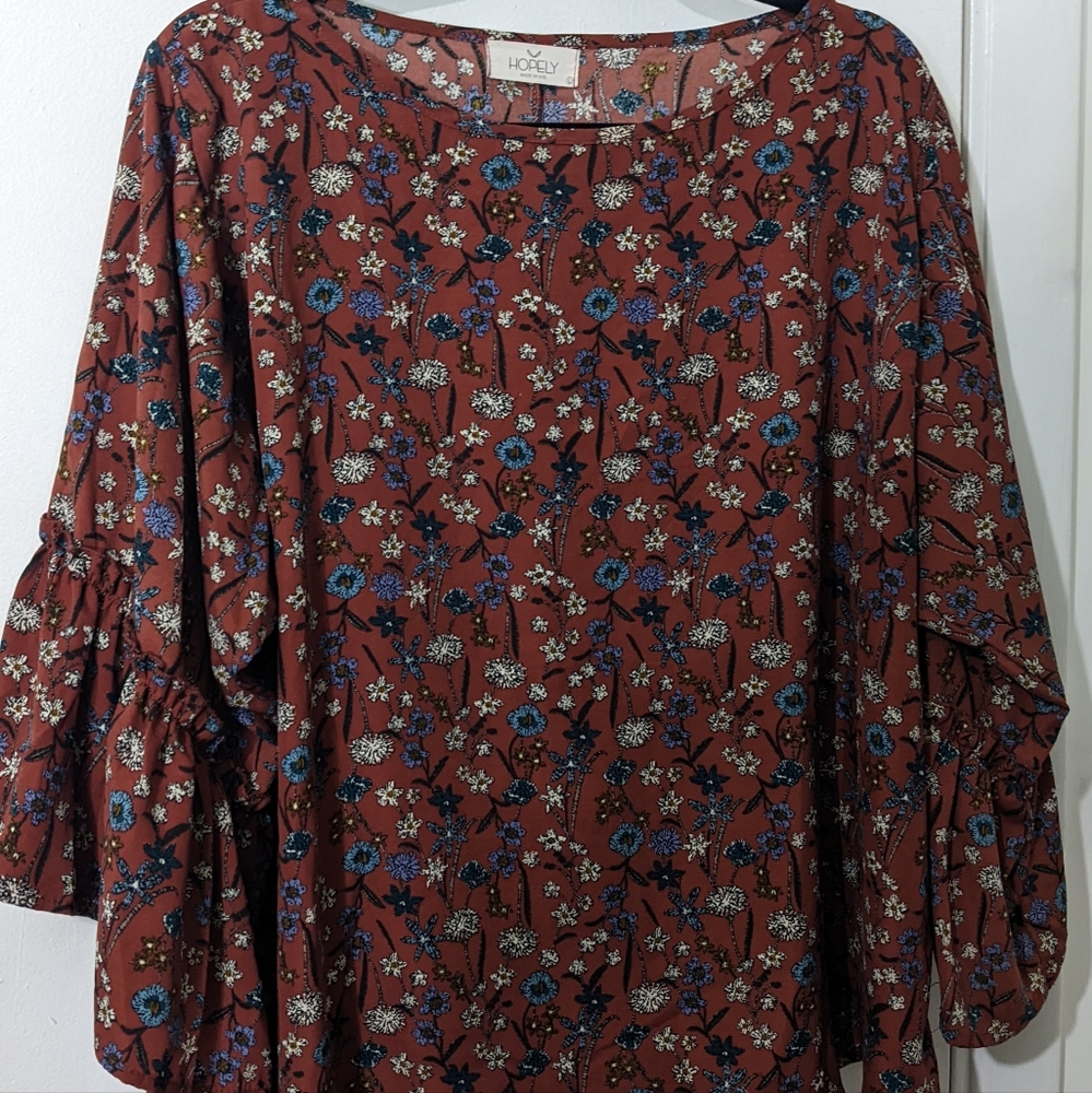 Floral print blouse ruffle sleeves